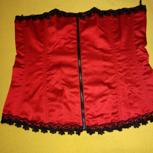 Gothic Corset Red - Picture 6 of 7